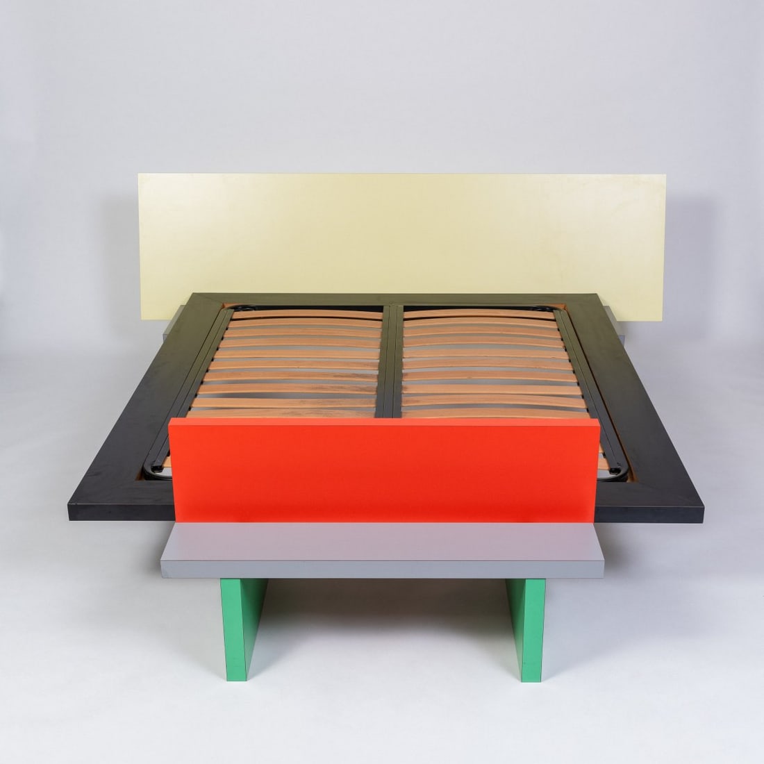 Michele De Lucchi , Bed 'Horizon', 1984 (design) (1 of 9)