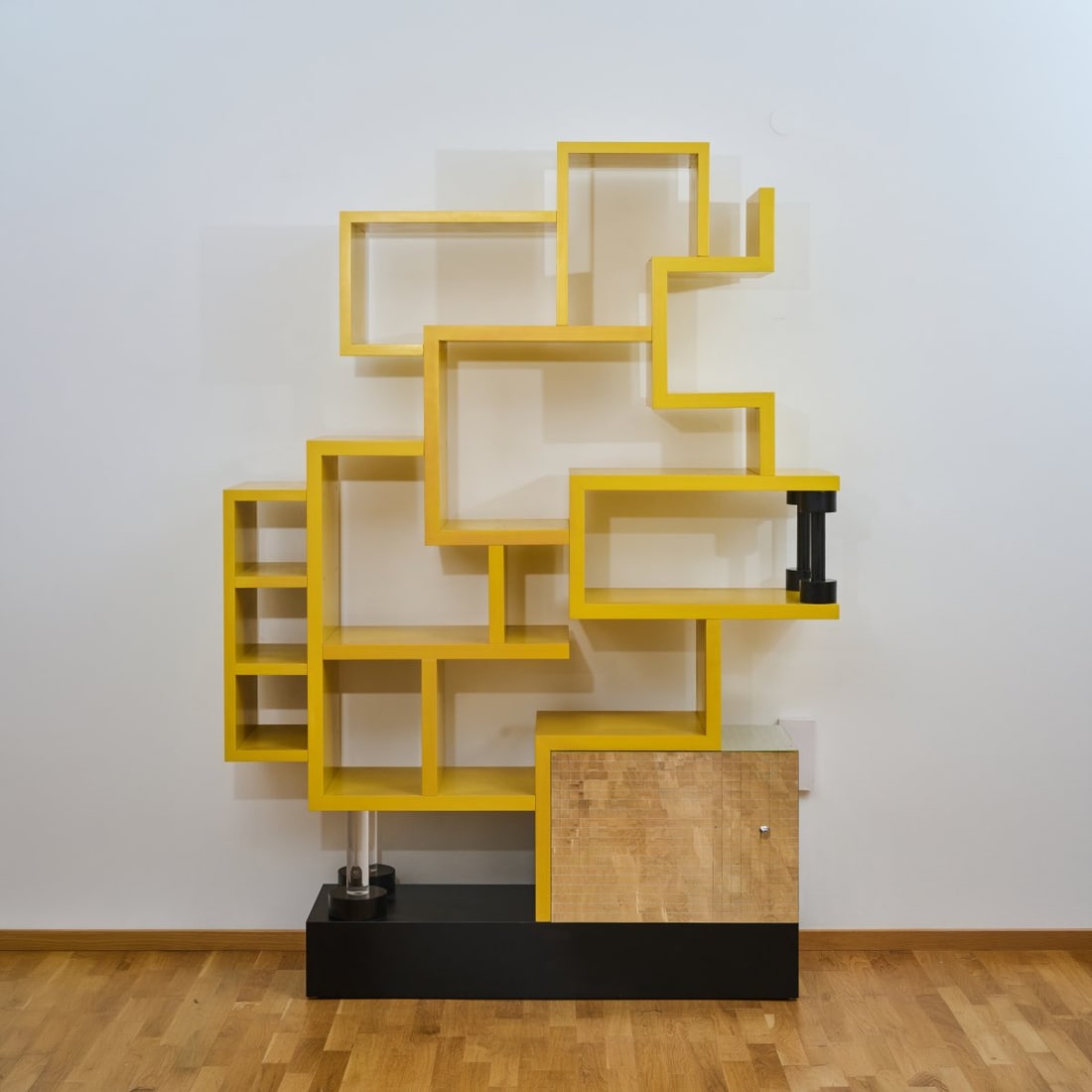 Ettore Sottsass, Regal 'Lemon Sherbet', 1987 (design): <p>H. 226 x 162 x 43 cm. <br />Renzo Brugola for Galerie Blum Helman, New York (attributed).<br />Box construction, wood, veneer, stained yellow, wood, painted black, mirror glass, P
