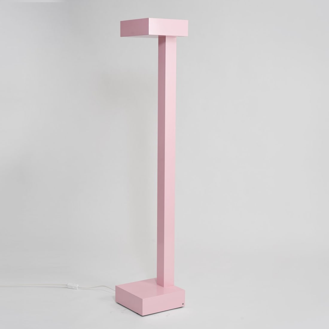 Ettore Sottsass, 'Ten' floor lamp, 1990 (design): <p>H. 186 x 33.5 x 33.5 cm. <br />Yamagiwa, Tokyo.<br />Sheet metal, lacquered ros&eacute;. <br />Marked: Manufacturer's label.</p><hr><p>Literature:</