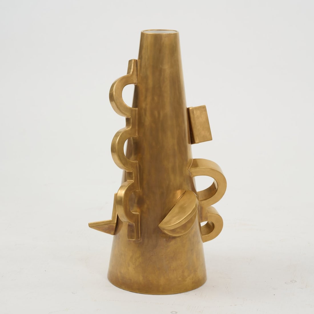 Alessandro Mendini, Vase 'A', 1985 (design): <p>H. 65 cm. <br />Earthenware, glazed white and gold. <br />Marked: AM PRODUZIONE STORICA 93 (gold), artist's signature (black, handwritten).</p><hr><p>Literature: