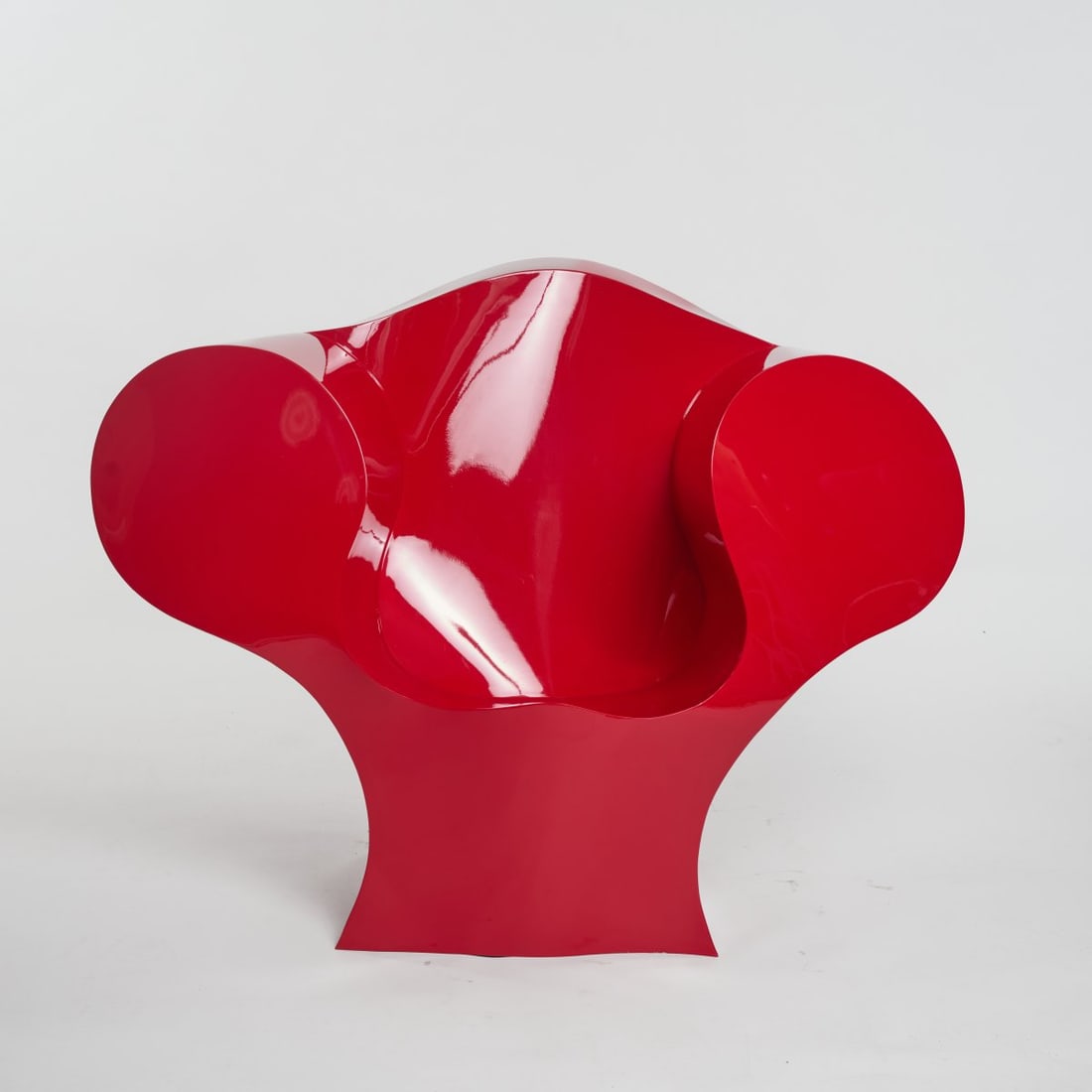 Ron Arad, Unique armchair 'Big Easy Vol. 2', 1988 (design): <p>H. 93 x 131 x 84 cm. <br />Ron Arad Associates, London, 1998/1999. <br />Sheet metal, enameled red. <br />Marked: Ron Arad (incised).</p><hr><p>Literature: