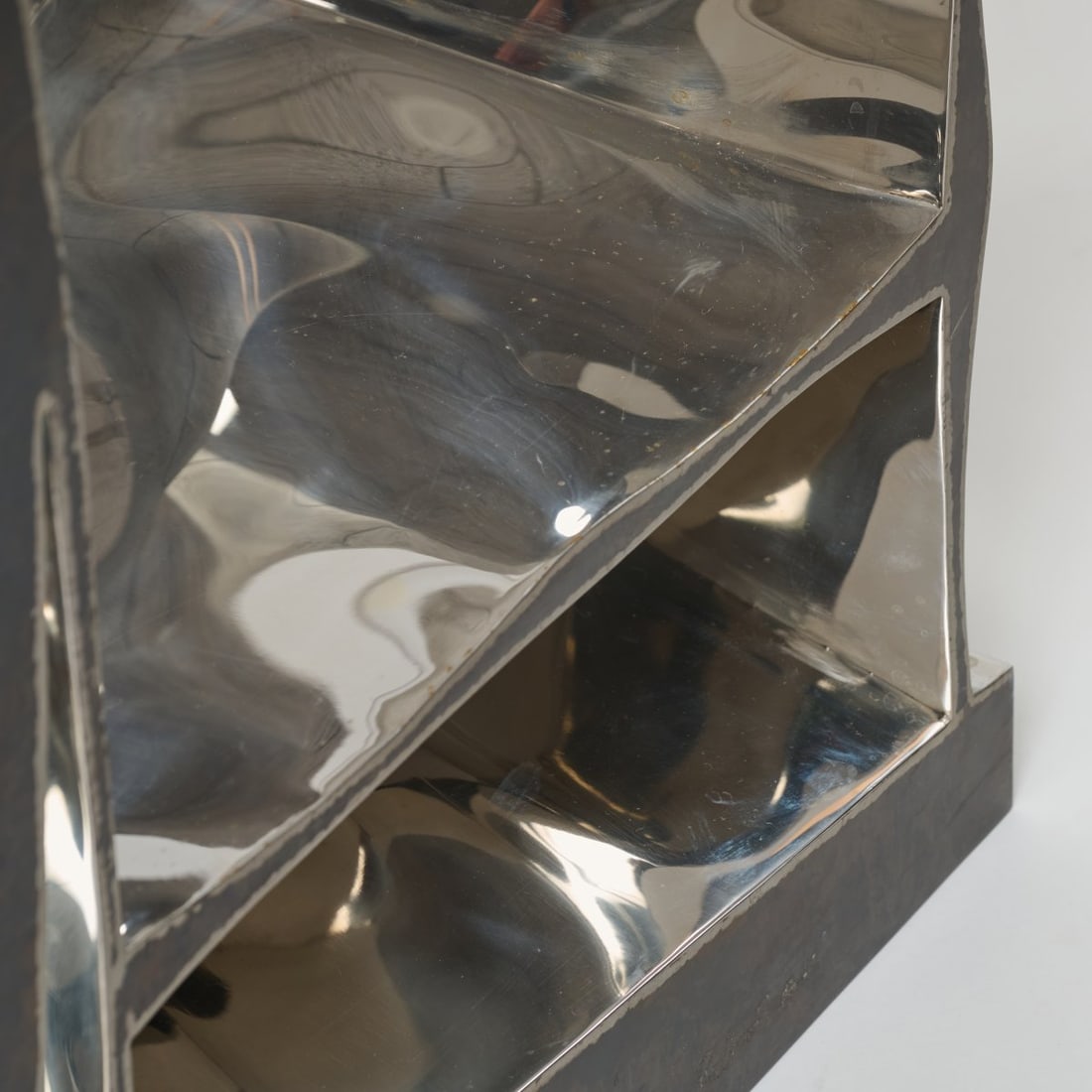 Ron Arad, Seating object '2 R Not', 1992 (design) - 7
