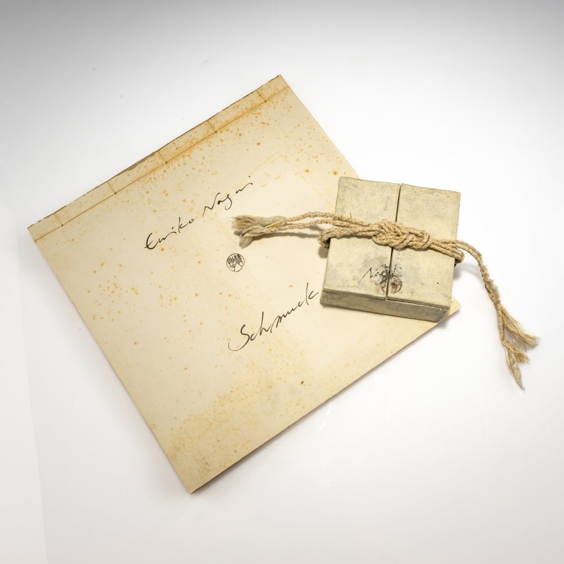 Erico Nagai (1947 Tokio lives in Munich), Brooch, 1977: <p>Iron, gold leaf (processed using the Japanese Zogan technique). <br />28.71 grams. &Oslash; 45 mm. <br />Stamped: artist's mark.</p>