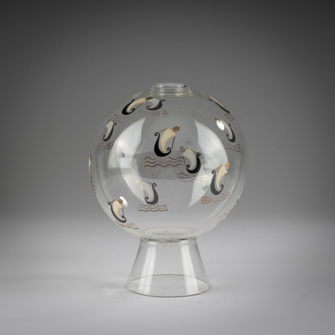 Luigi Zecchin, 'Le barche' vase, 1928–29: <p>Model No. 1002. H. 20.1 cm. Execution: S.A.I.A.R. Ferro Toso for S.A.L.I.R. Colorless glass with enameled gondolas in black, white, and gold.
