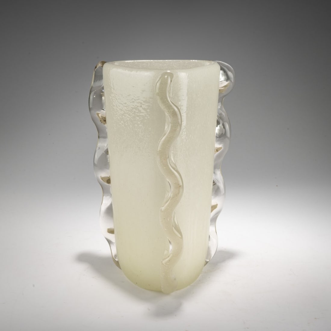 Murano, 'Pulegoso' vase, 1930s: <p>Three-sided. H. 26.5 cm. Heavily bubbly colorless glass, three handles made of colorless glass. </p>
