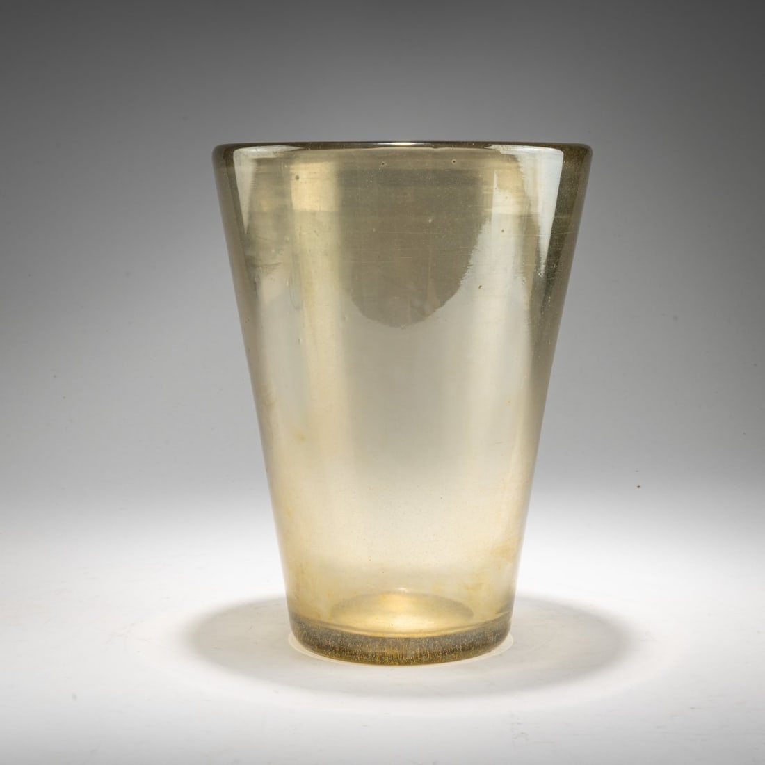 Flavio Poli, Vase, c. 1940: <p>H. 24.5 cm, &Oslash; 18 cm. Execution: Seguso Vetri d'Arte. Cased glass, colorless and straw-yellow, iridescent.</p>