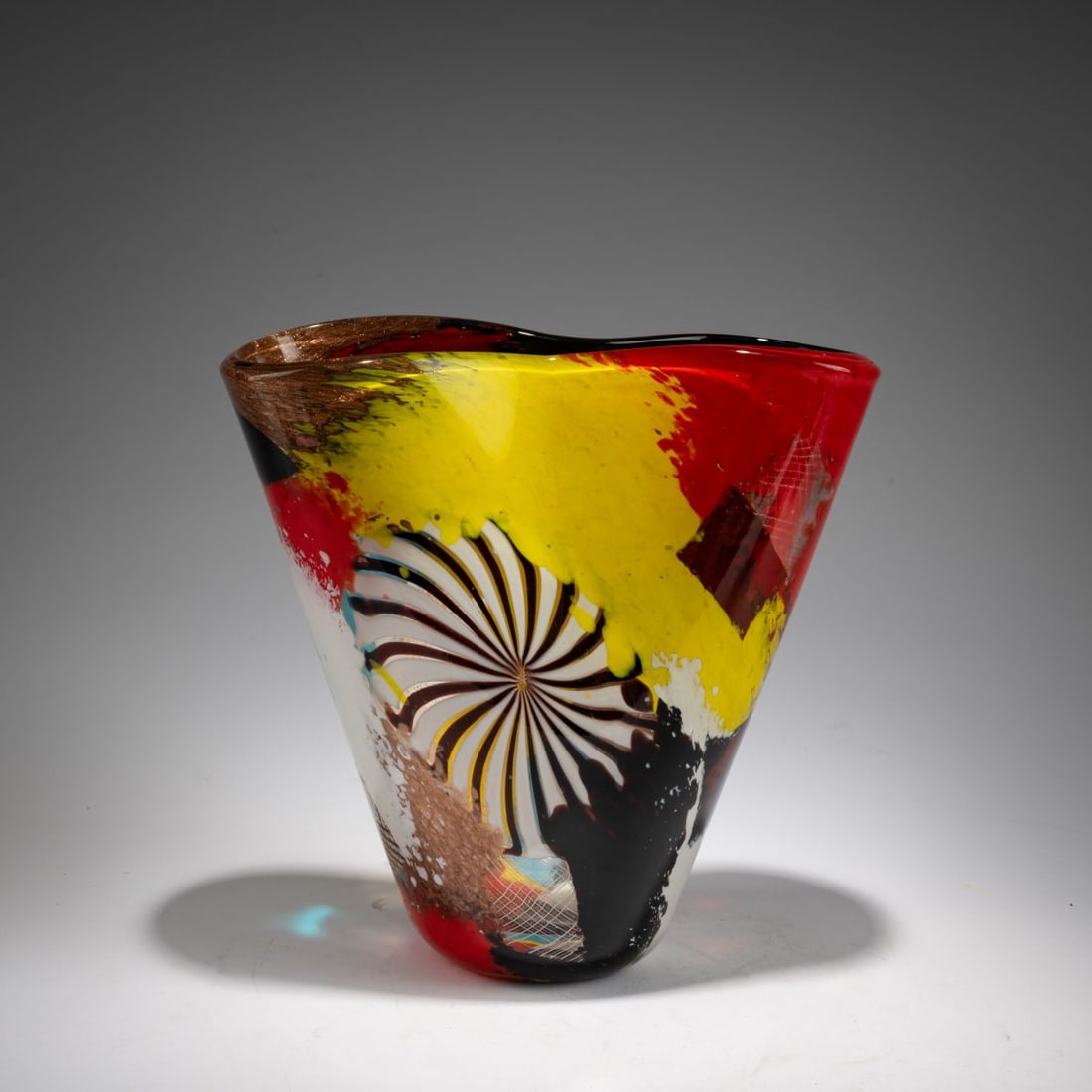Dino Martens, 'Oriente' vase, 1952: <p>Model No. 3121 (Nabucco). Funnel-shaped on a round base, strongly flattened on both sides, indented along the long sides near the rim. H. 24 cm. Execution: Aureliano Toso. Cased glass,