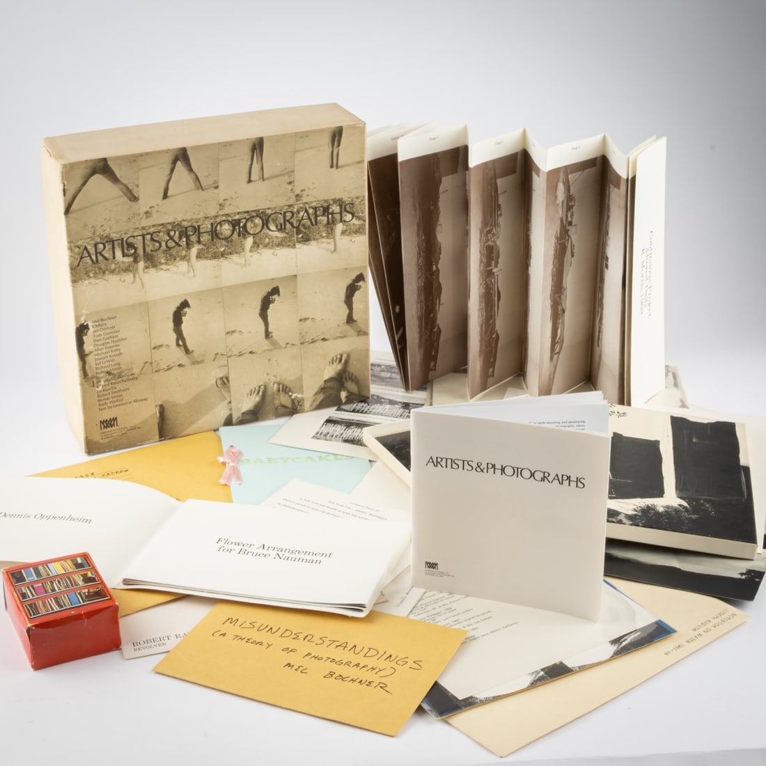Mel Bochner; Bruce Nauman; Andy Warhol; Christo Javacheff (Christo) u.a., Portfolio 'Artists (1 of 2)