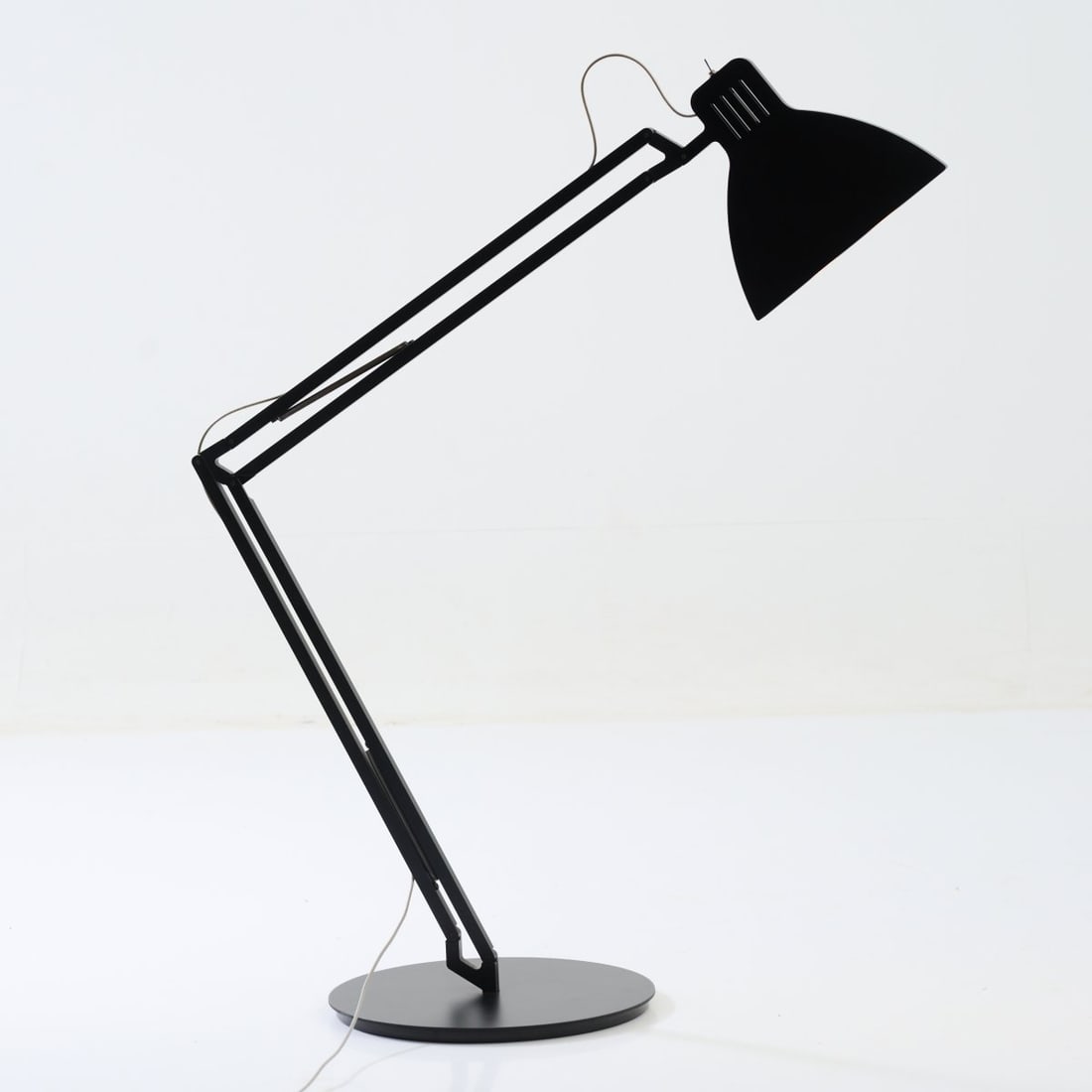 Stefan Geisbauer, Table light 'looksoflat', 2010 (design) - 4