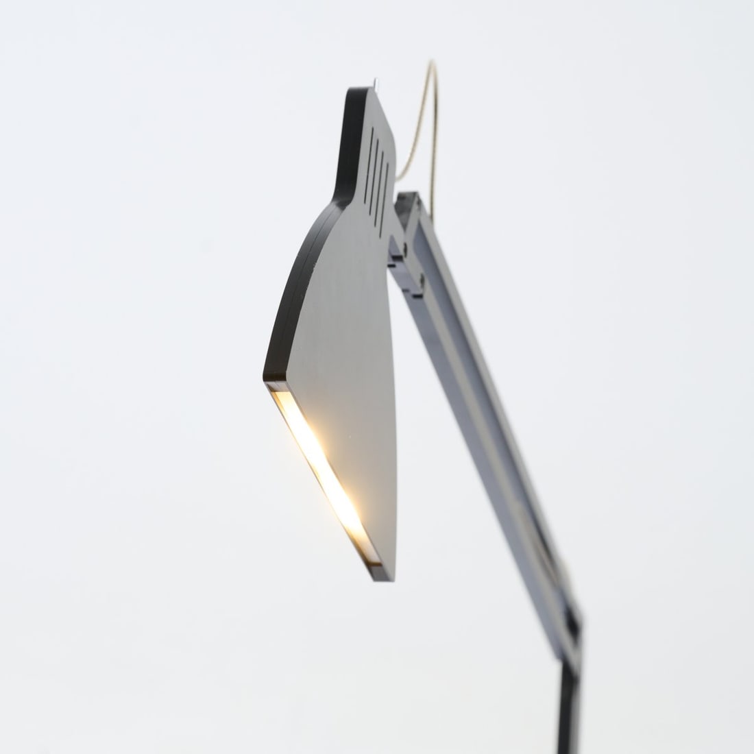Stefan Geisbauer, Table light 'looksoflat', 2010 (design) - 6