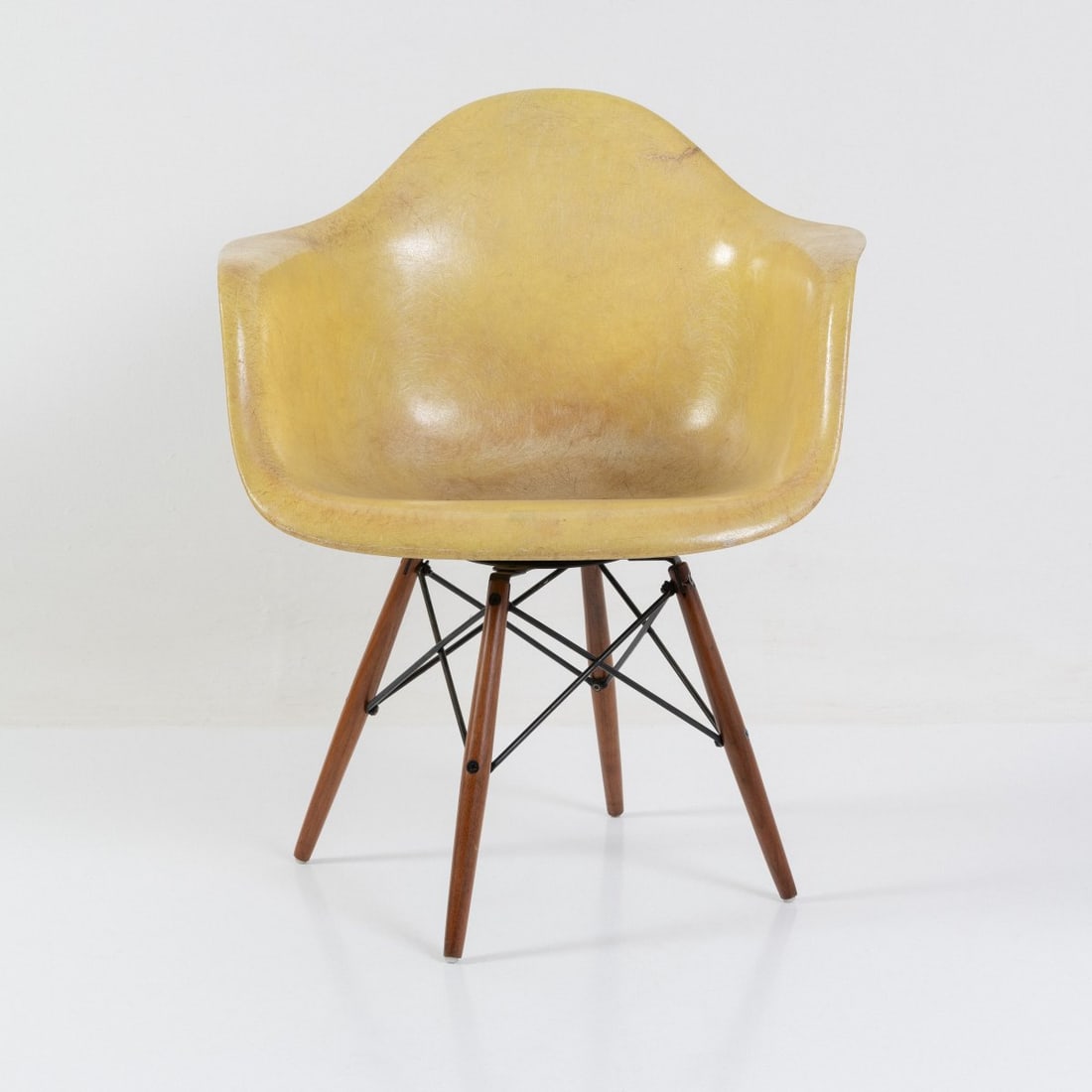Charles Eames; Ray Eames, Armchair 'PAW' on 'dowel-legged wood and wire base with (1 of 12)
