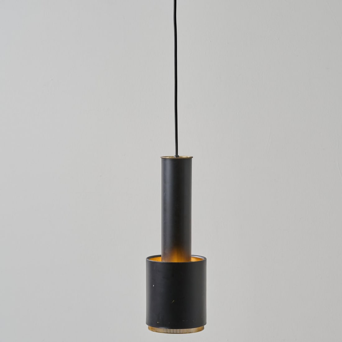 Alvar Aalto, 'A 110' ceiling light, 1952 (design): <p>H. 41.5 cm, &Oslash; 15 cm.<br />Artek, Helsinki.<br />Steel, black lacquer, brass.</p>