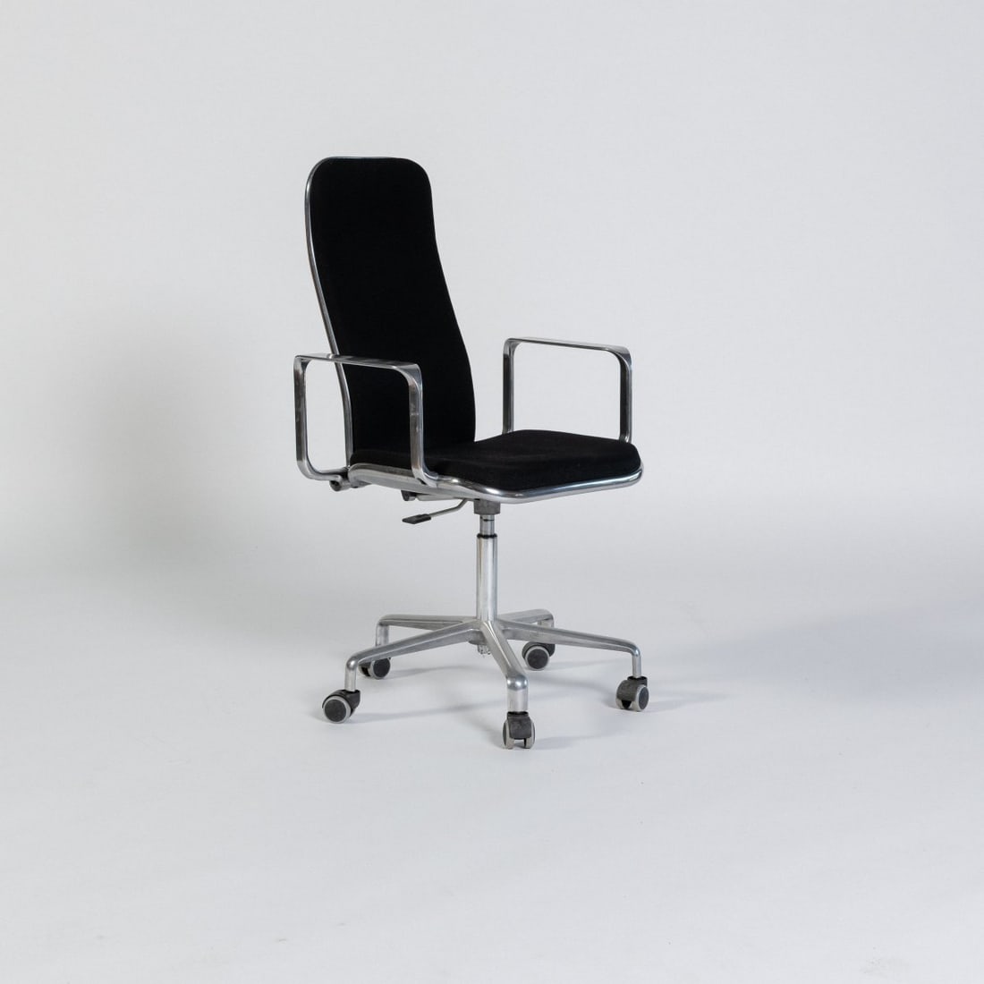 Fred Scott, 'Supporto' office chair, 1979 (design): <p>H. 104.5 x 58 x 48 cm. <br />Hille International, London. <br />Cast aluminum, aluminum sheet, chrome-plated steel tubing, black textile cover. <br />Marked: Manufacturer&am