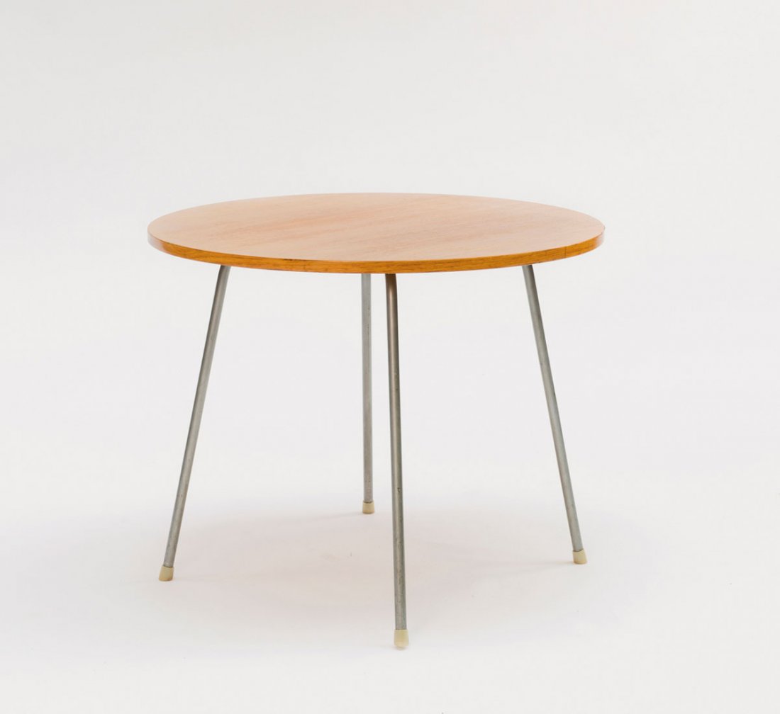 'SE 330' table: Egon Eiermann. 'SE 330' table, 1952. H. 60.5 cm; D. 76 cm. Made by Wilde & Spieth. Tubular steel, painted grey, elmwood veneer.