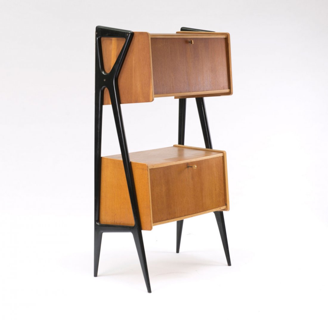 Bookshelf: Louis Paolozzi. Shelf/cabinet, 1953. H. 161.5 x 85 x 50 cm. Made by Ren_ Gotfrid, France. Oak, part painted black, brass fittings.