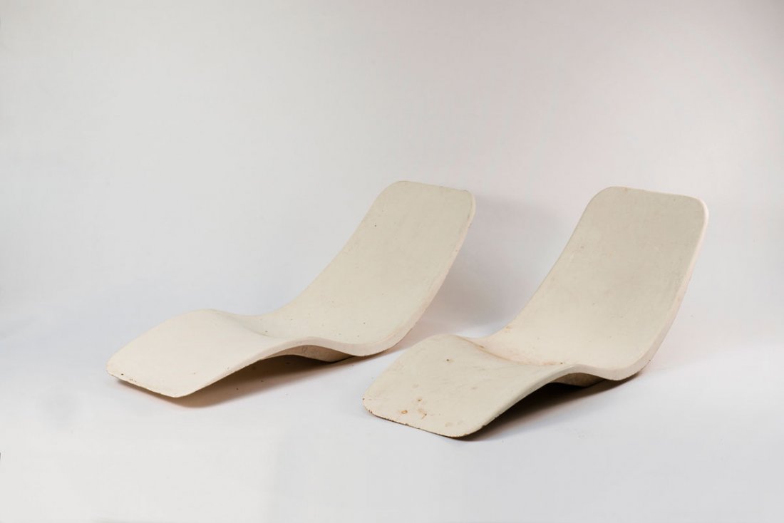 Two lawn chairs: Charles Zublena. Pair of deck chairs, c1970. H. 60 x 165 x 63 cm. Made by Plastiques de Bourgogne, France (attributed). White plastic, reinforced with fiberglass. Marked: LP/Club 41. Salbris.