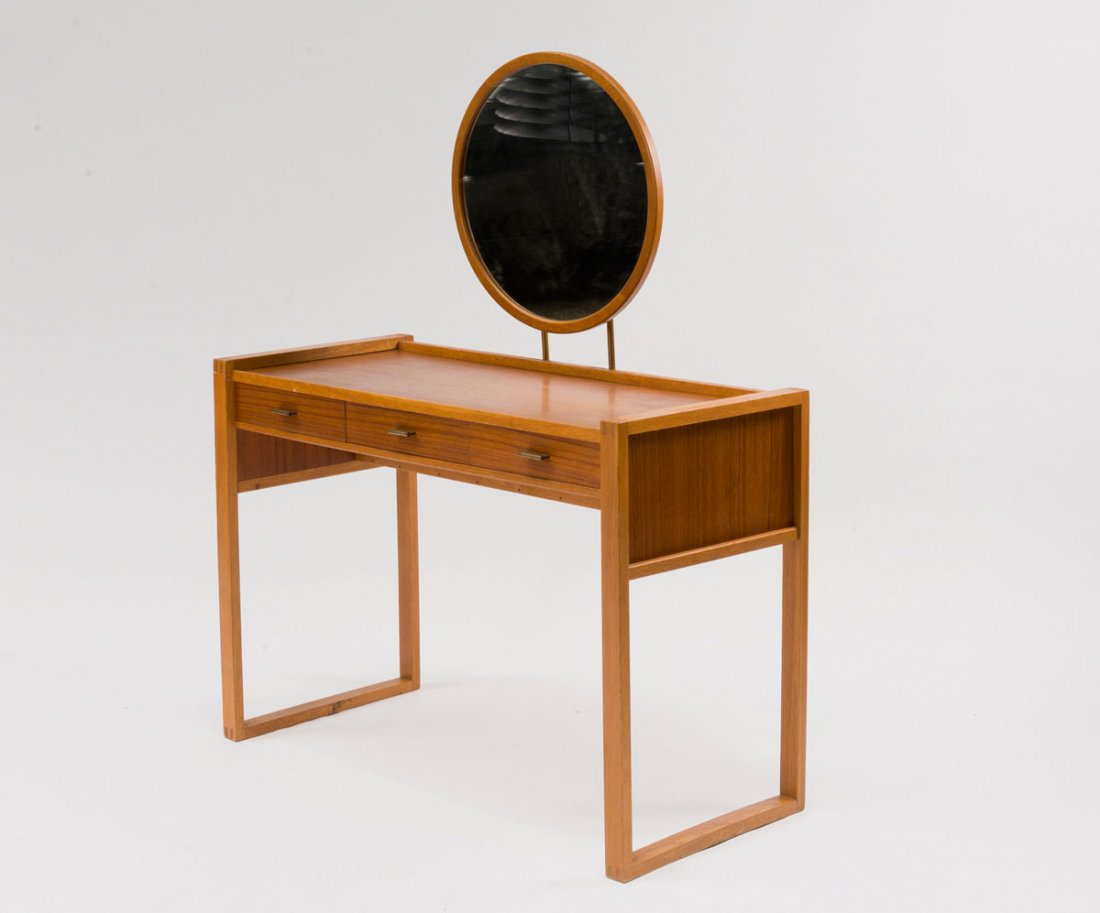 '624 Bra Bohag' dresser: Ake Fribyter. Dressing table '624 - Bra Bohag', 1960s. H. 69 x 100.5 x 44.5 cm (without mirror). Three drawers, container below the table top. Made by Fr_seke AB, Nybrofabriken, Fr_seke, Sweden. Oak, 