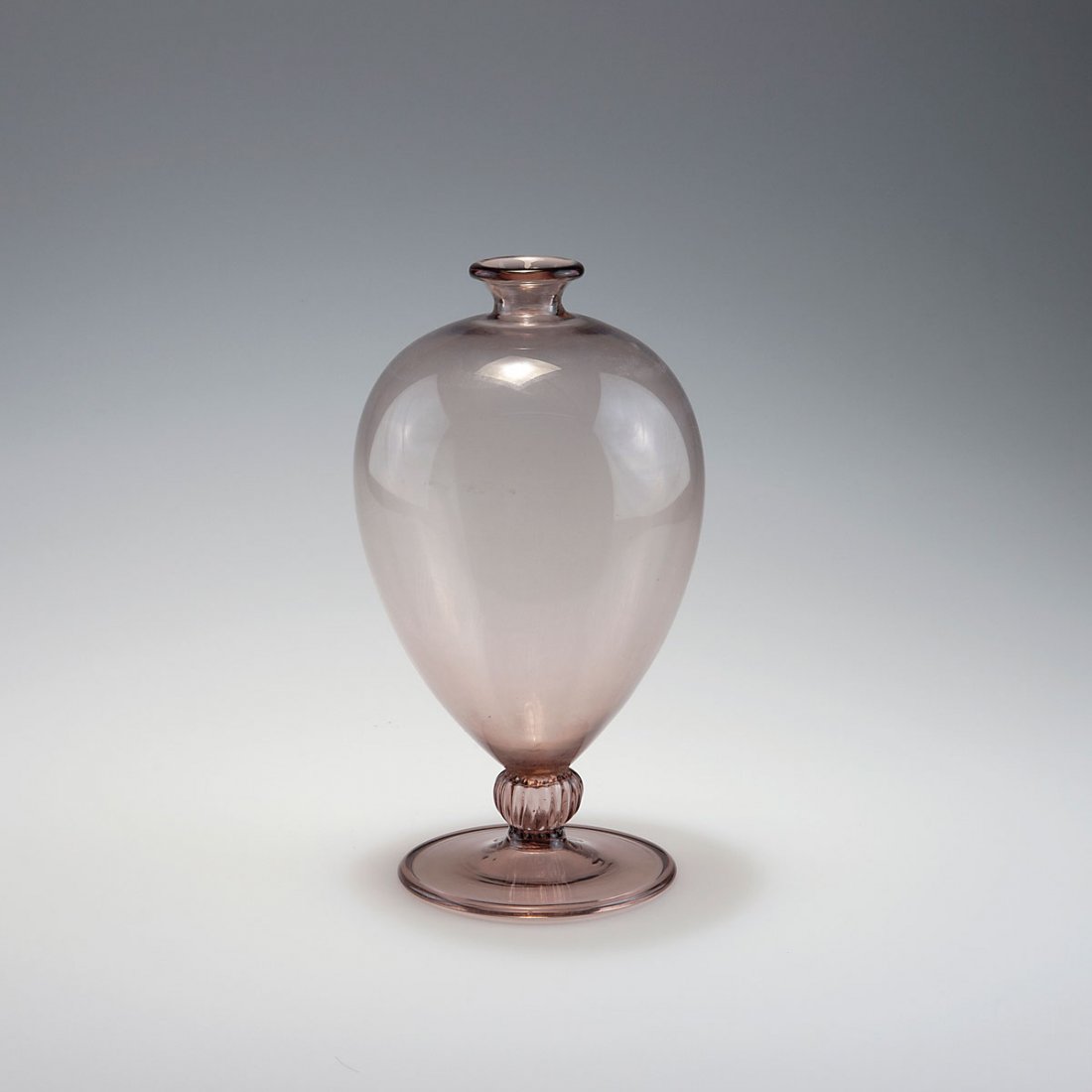 'Veronese' vase: Vittorio Zecchin. 'Veronese' vase, 1921-25. H. 25,1 cm. Made by Venini & C. Purple glass. Marked: venini murano ITALIA (acid stamp)