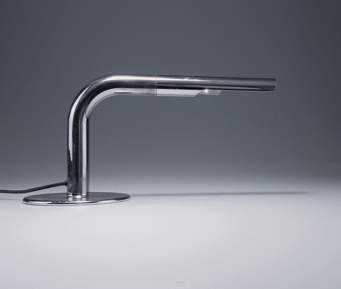 Ingo Mauer. 'Gulp' table light, 1969. H. 23 cm; b. 45: Ingo Mauer. 'Gulp' table light, 1969. H. 23 cm; b. 45 cm. Made by Design M, Ingo Maurer, Munich. Tubular metal, sheet metal, chrome-plated.