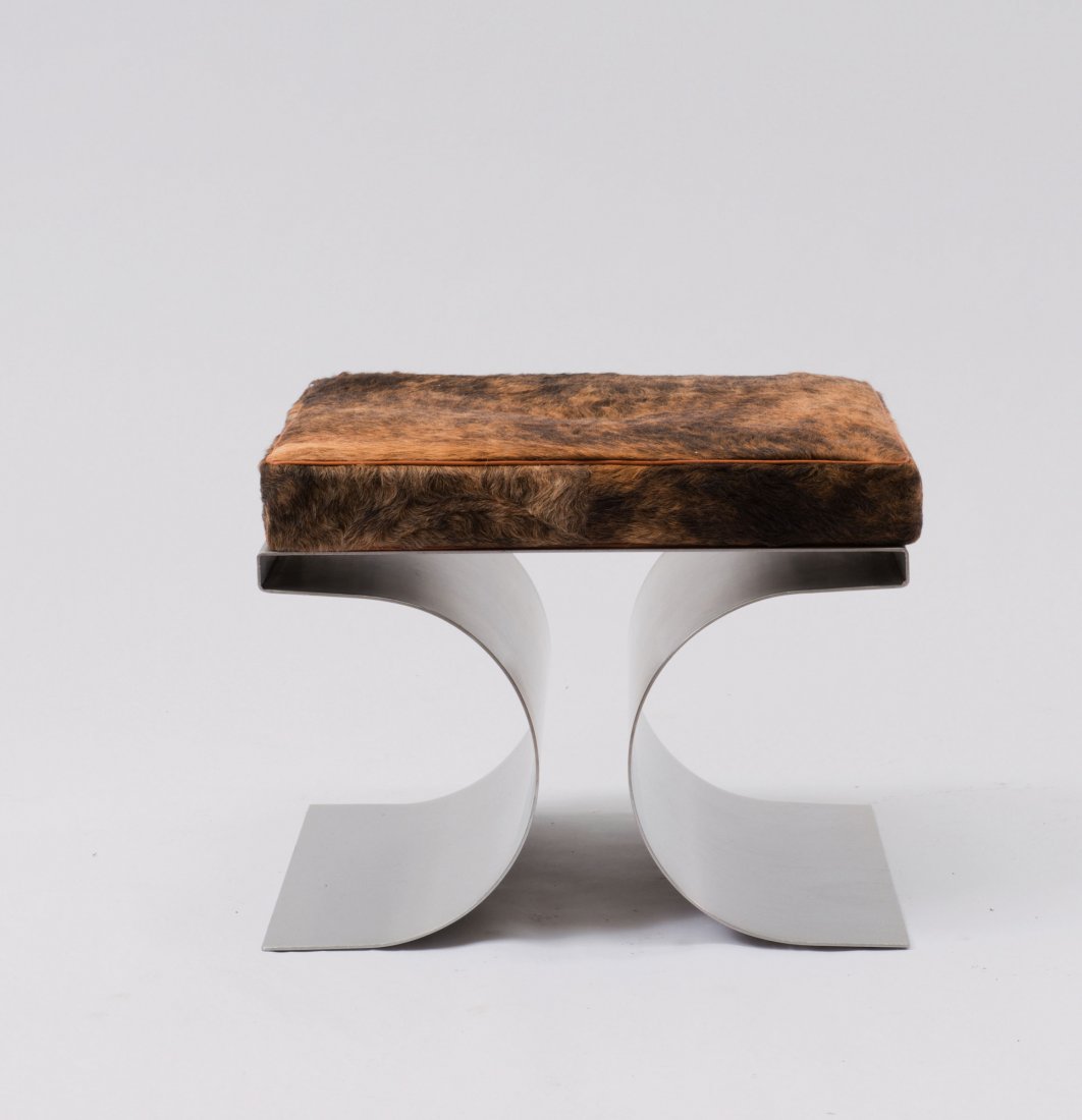 Michel Boyer. 'X' stool, 1968. H. 39.5 x 48 x 50 cm.: Michel Boyer. 'X' stool, 1968. H. 39.5 x 48 x 50 cm. Made by Ugine-Gueugnon, Paris. Stainless steel, foal skin cushion.
