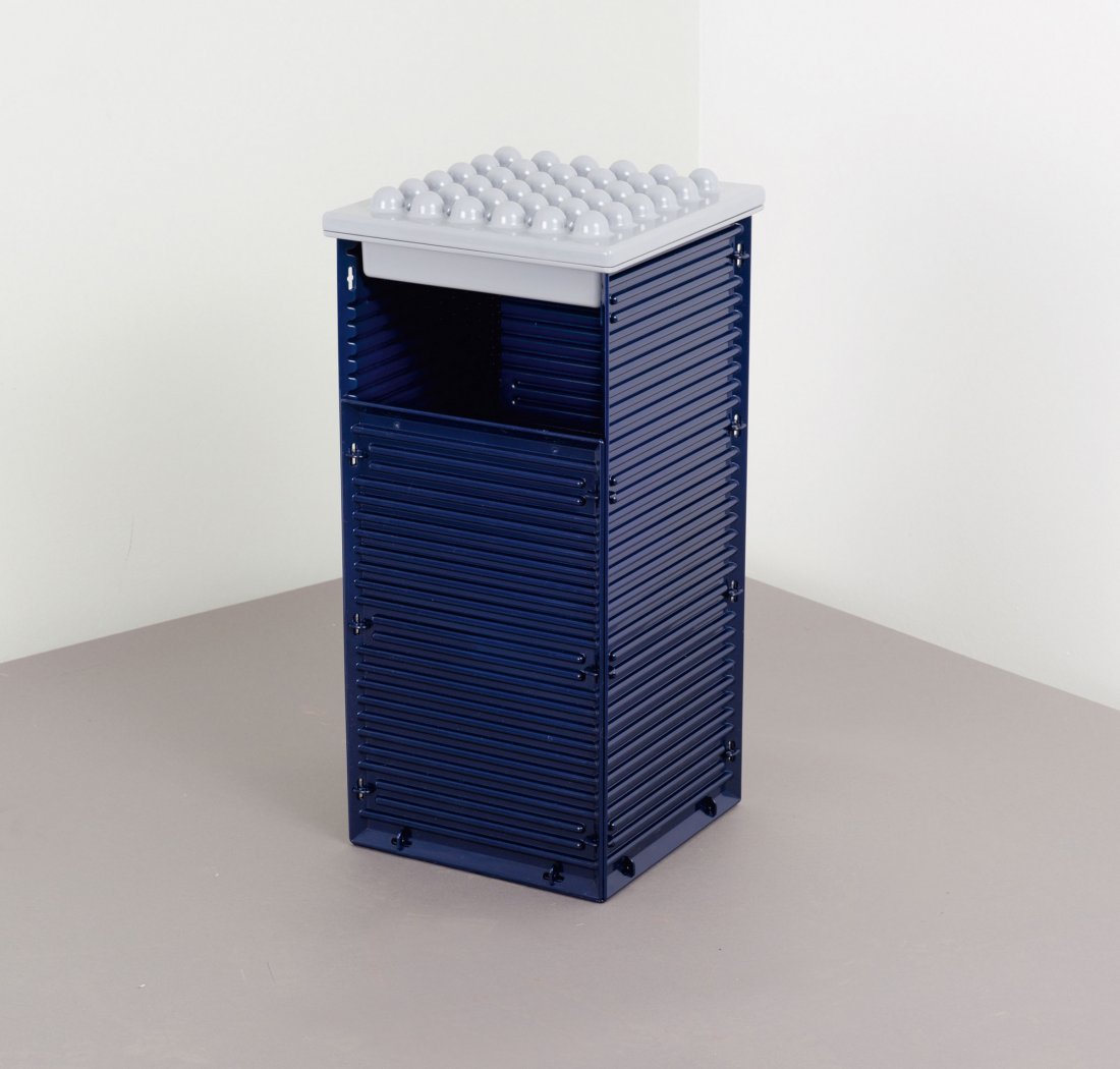 Ettore Sottsass. 'Synthesis' waste paper basket /: Ettore Sottsass. 'Synthesis' waste paper basket / umbrella stand, 1973. H. 58 x 27 x 27 cm. Made by Olivetti, Ivrea. Blue and pale grey plastic. Marked: Olivetti Synthesis Made in Italy.