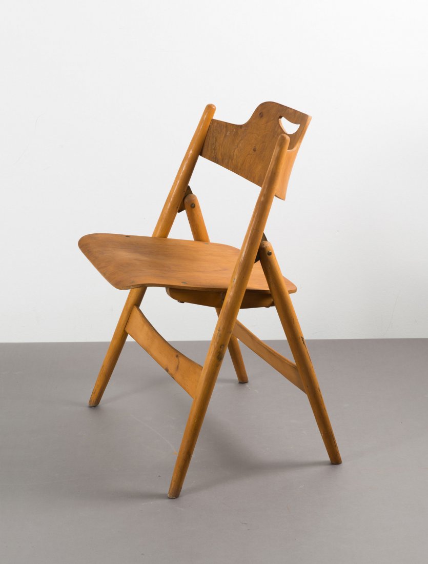 Egon Eiermann. 'SE 18' folding chair, special edition,: Egon Eiermann. 'SE 18' folding chair, special edition, 1953. H. 76 x 55 x 50 cm. Made by Wilde & Spieth, Esslingen. Beech, plywood with elm veneer.