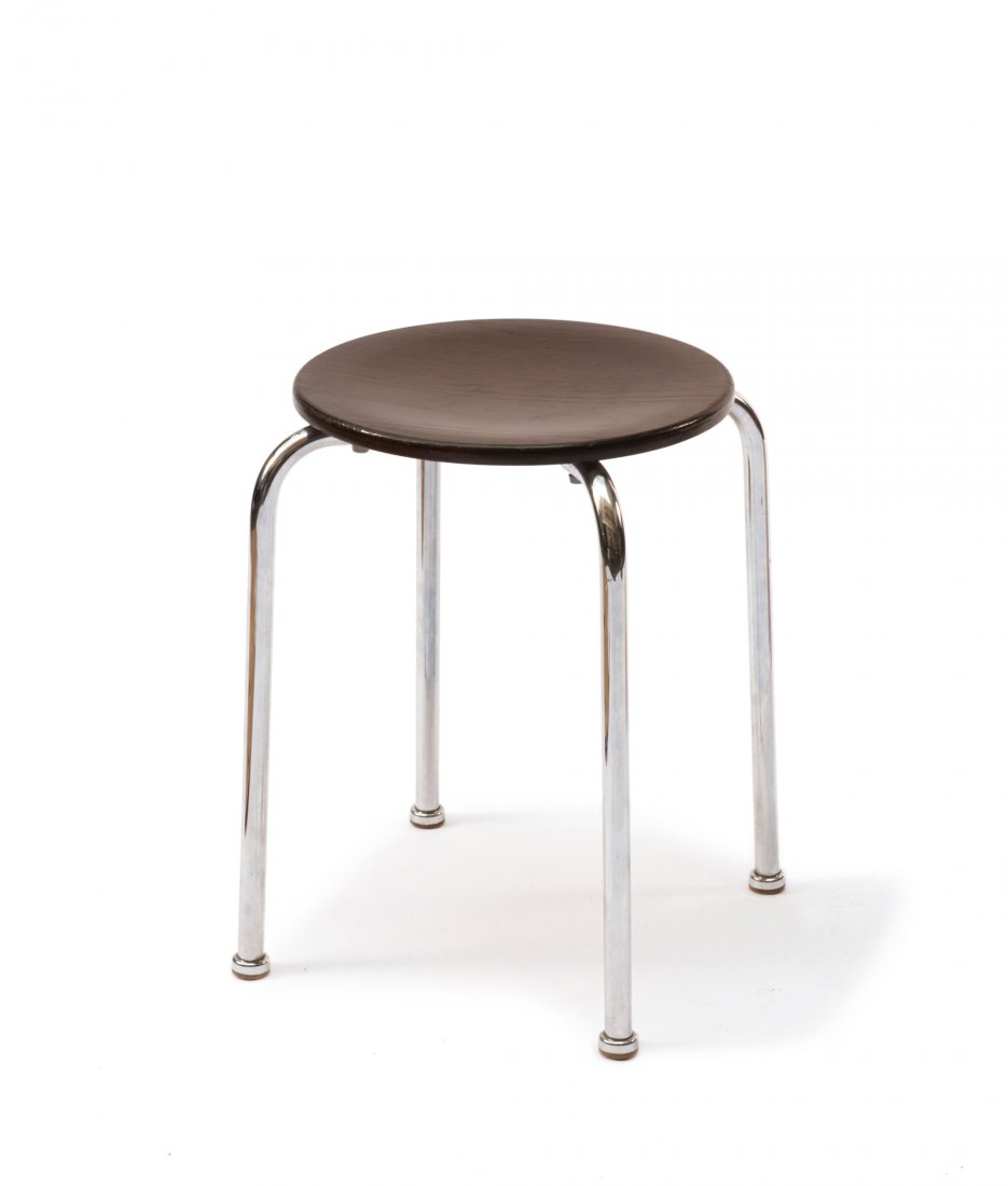 Gustav Hassenpflug. Stool, 1930s. H. 45.5 cm; D. 42 cm.: Gustav Hassenpflug. Stool, 1930s. H. 45.5 cm; D. 42 cm. Made by L. & C. Arnold, Stendal. Tubular steel, beech, stained dark. Marked: Maker's label.