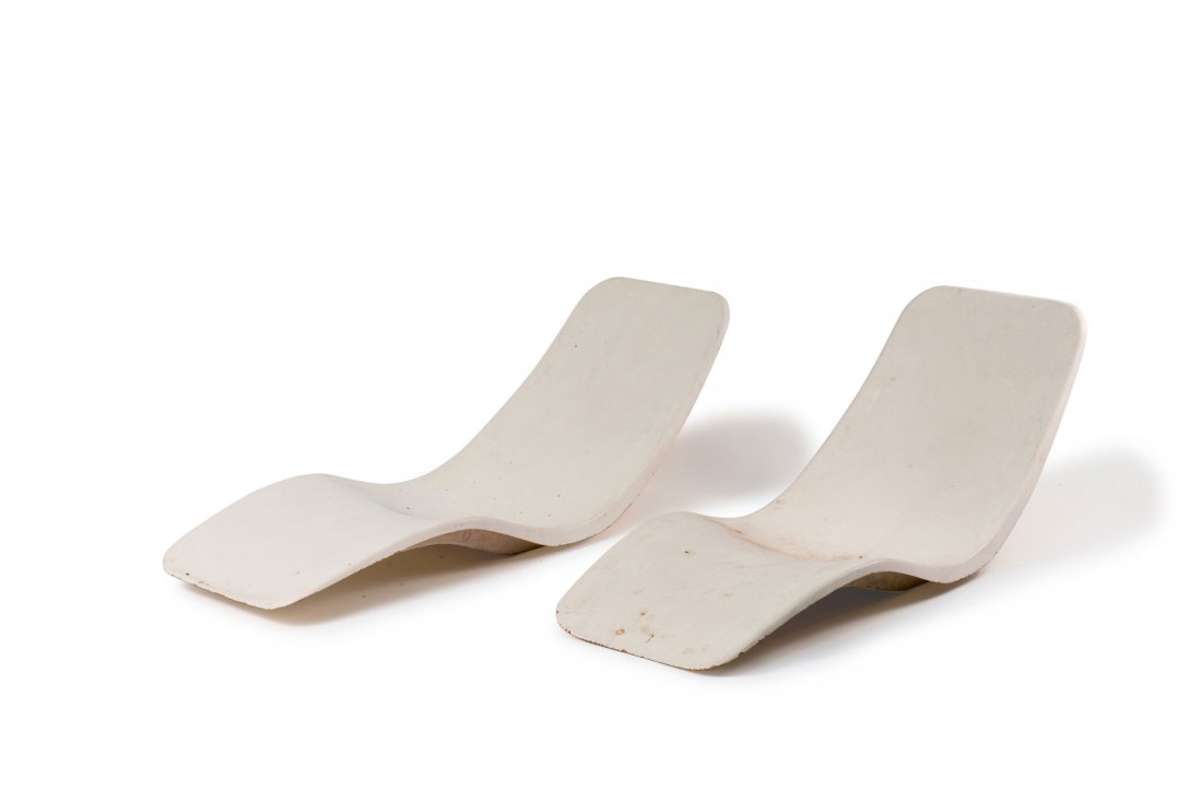 Charles Zublena. Pair of deck chairs, c1970. H. 60 x: Charles Zublena. Pair of deck chairs, c1970. H. 60 x 165 x 63 cm. Made by Plastiques de Bourgogne, France (attributed). White plastic, reinforced with fiberglass.