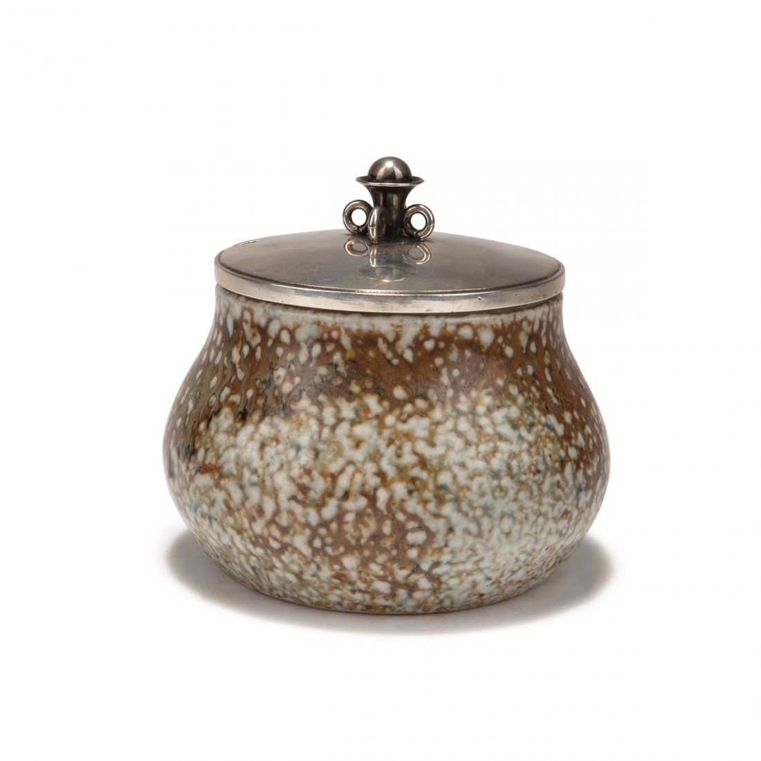Mustard pot, 1937/38: Hans Hansen. Mustard pot, 1937/38. H. 9 cm. Earthenware, glazed white on brown, silver. Marked: Anno 1938, Hans Hansen DENMARK, 925 S. HH, W, 1937.