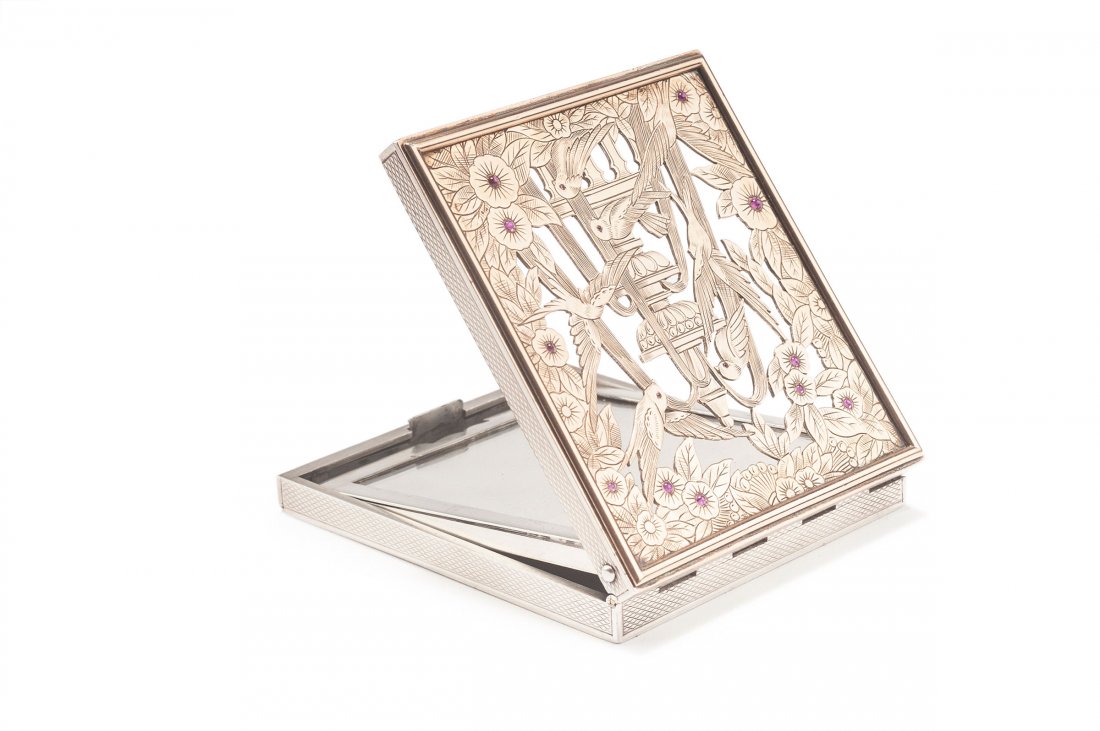 Compact, 1930s (1 of 6)