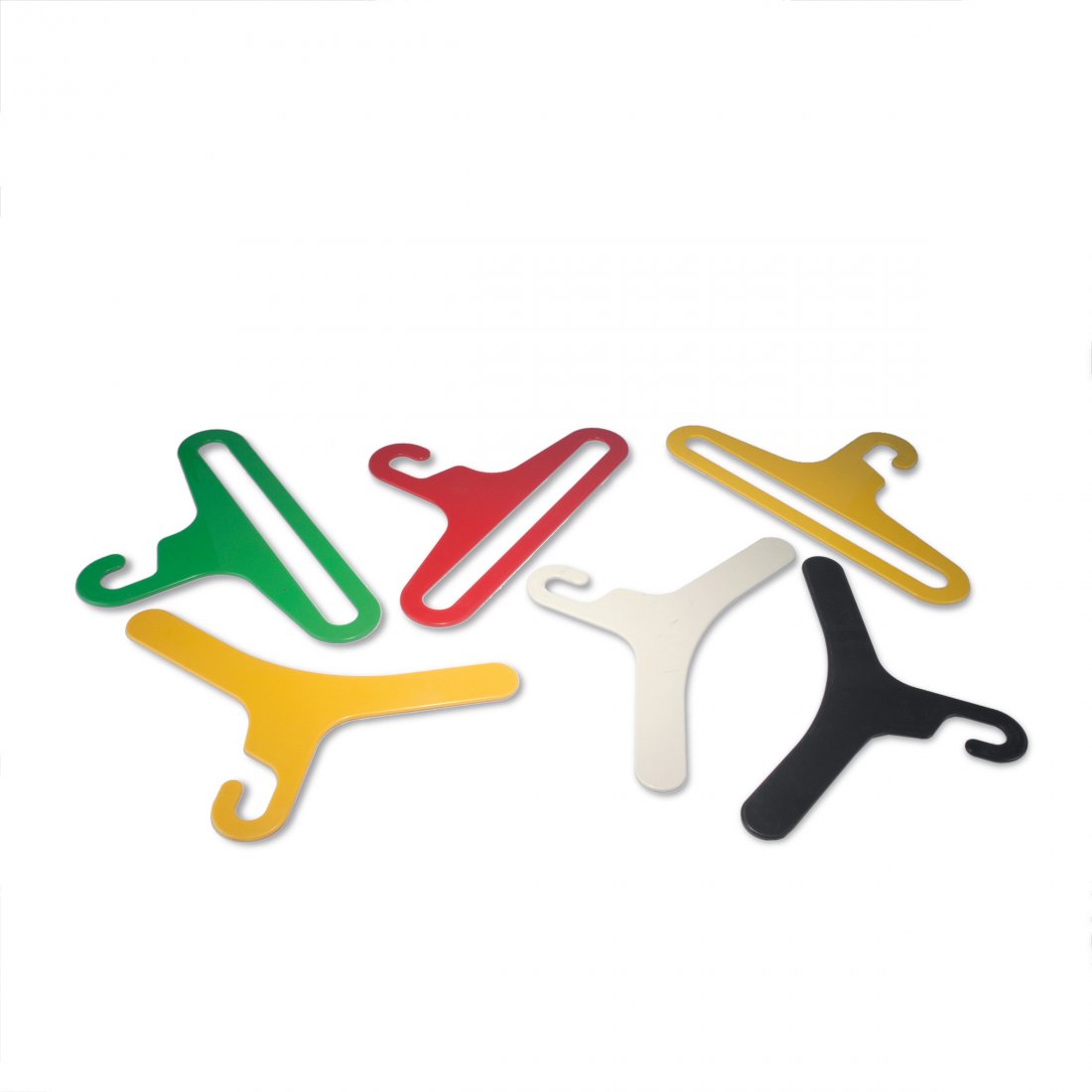 Six coat hangers 1 + 2 and 5 coat hooks, 1970s: Ingo Maurer. Six coat hanger '1+2', five coat hooks, 1970s. 26 x 41.8 cm; 27 x 43.7 cm; L. 8.5 cm. Made by Design M Ingo Maurer, Munich. Plastic, green, yellow, red, white and black resp. chrome-plate