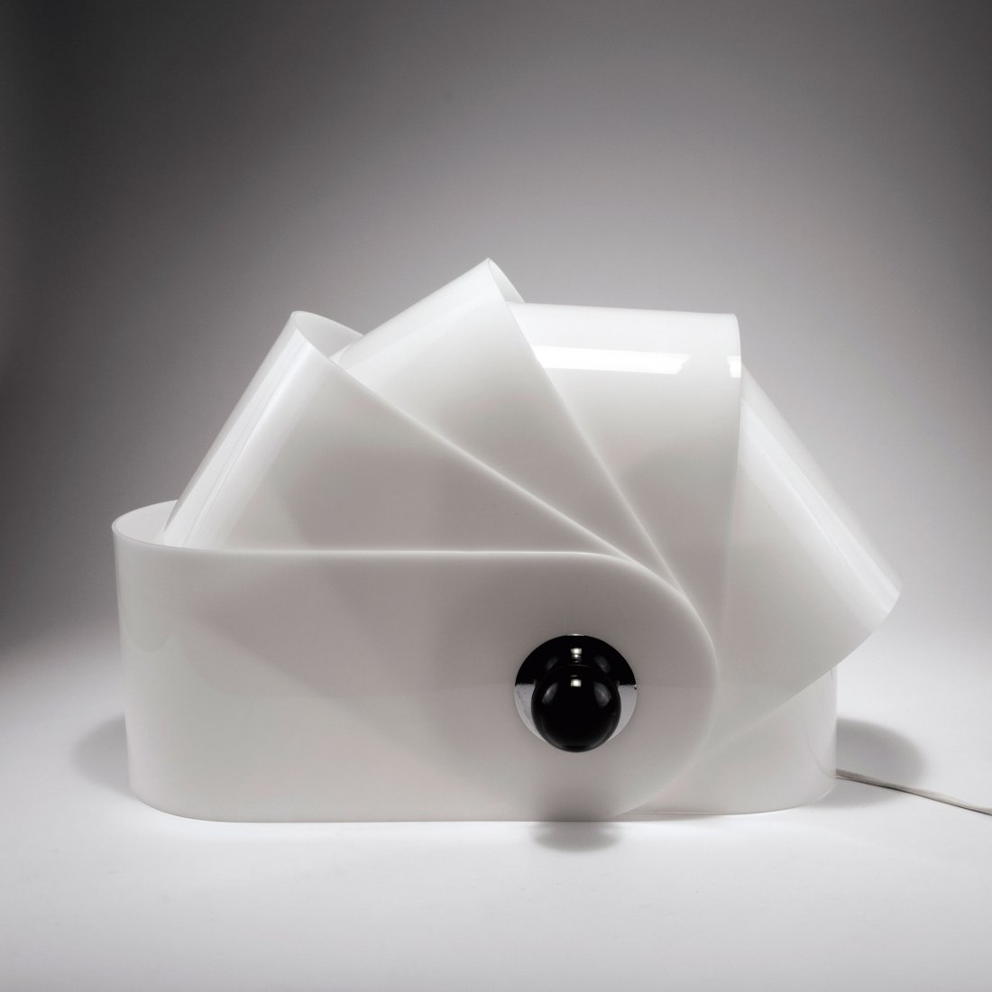 'Gherpe' table light, 1967: Superstudio; Adolfo Natalini; Cristiano Toraldo di Francia; Roberto Magris; Piero Frassinelli; Alessandro Magris. 'Gherpe' table light, 1967. H. 42.5 cm (max.). Made by Poltronova, Pistoia. Metal fram