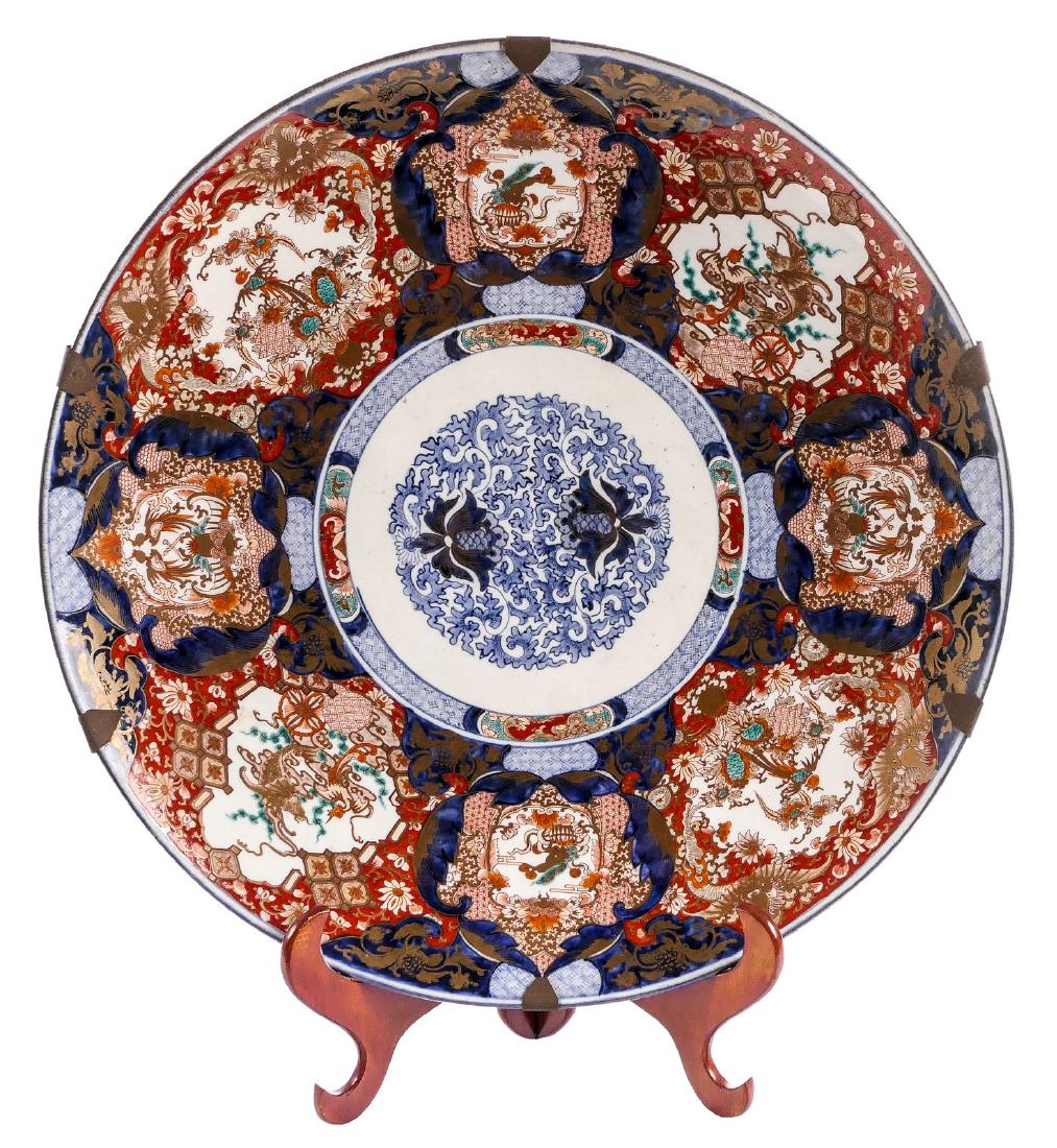 An impressive Japanese Imari plate, late Edo period, (1 of 5)