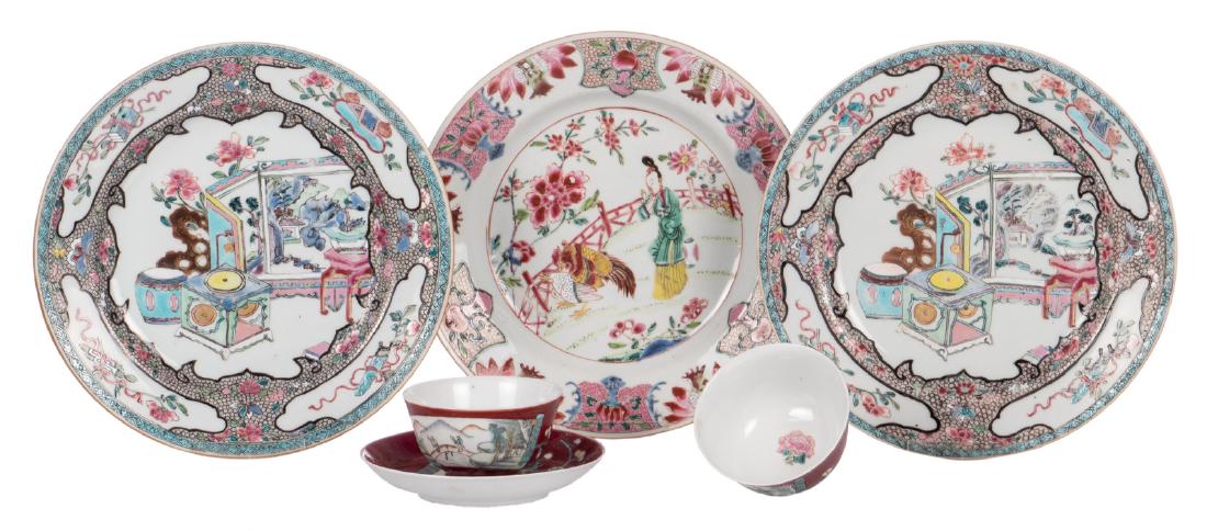 A pair of Chinese famille rose export porcelain dishes (1 of 20)