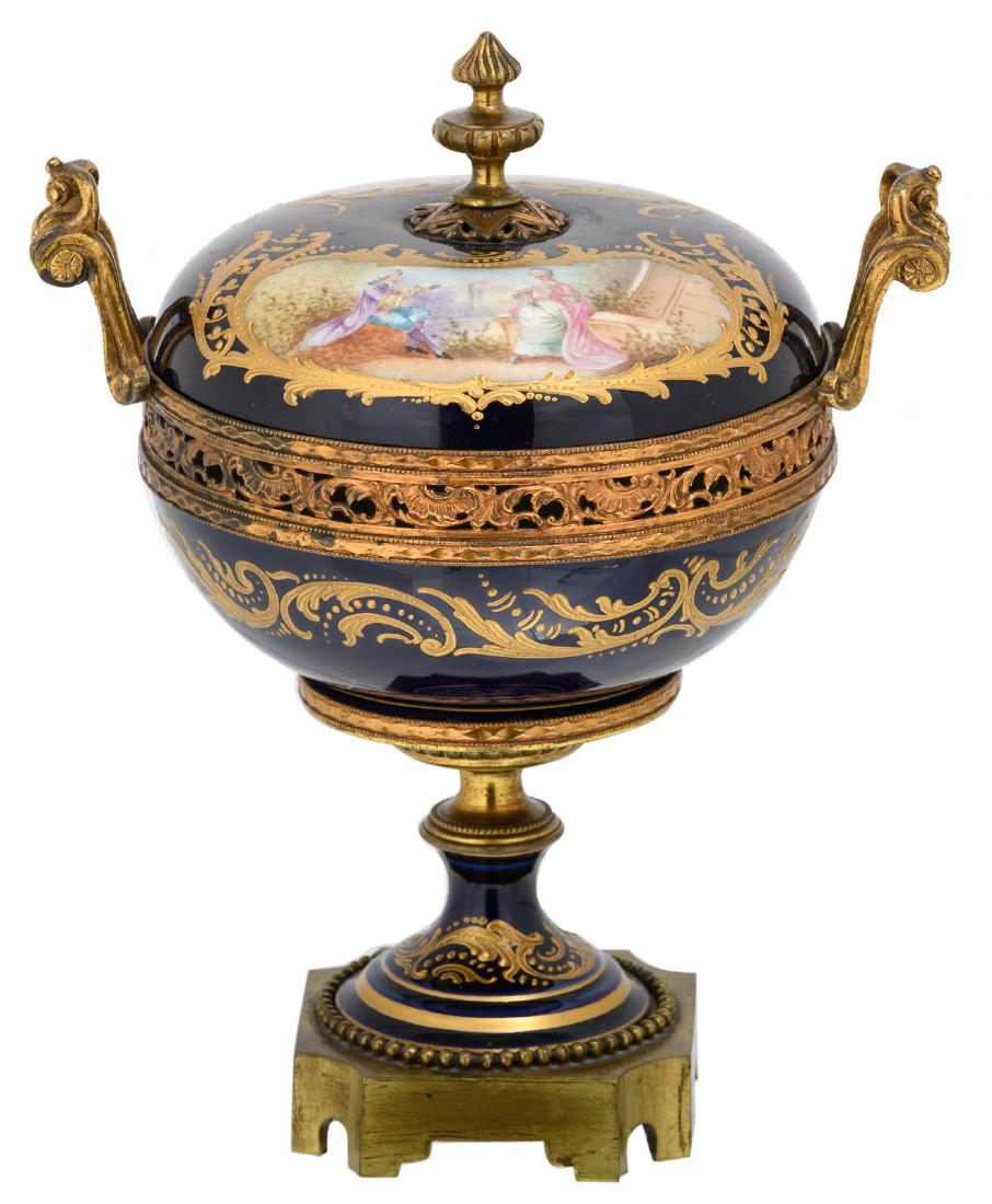 A bleu royal gold decorated pot and cover, the roundels (1 of 8)