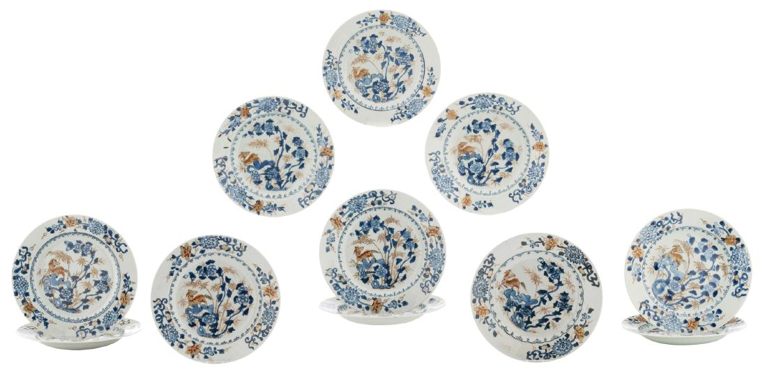 A lot of eleven Chinese Imari porcelain dishes, (1 of 5)