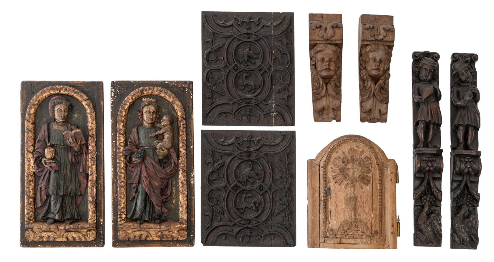 A lot of various wooden architectural fragments, (1 of 2)