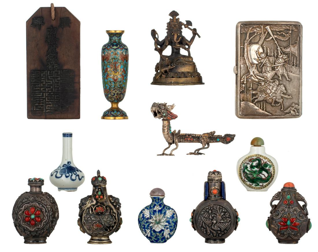 A lot of small Chinese and Oriental items: a Chinese (1 of 19)