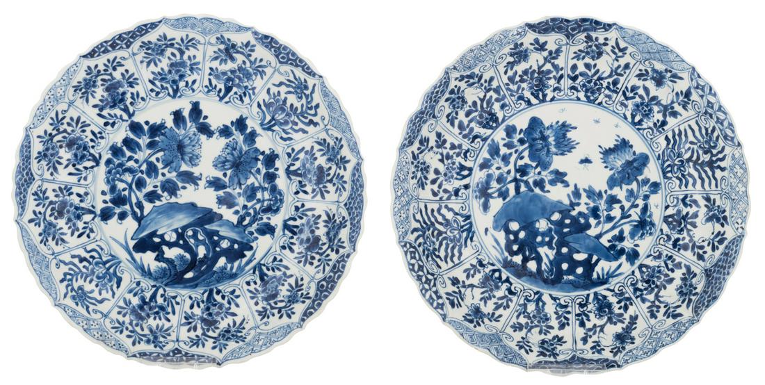 Two Chinese blue and white lobed deep dishes, decorated (1 of 5)