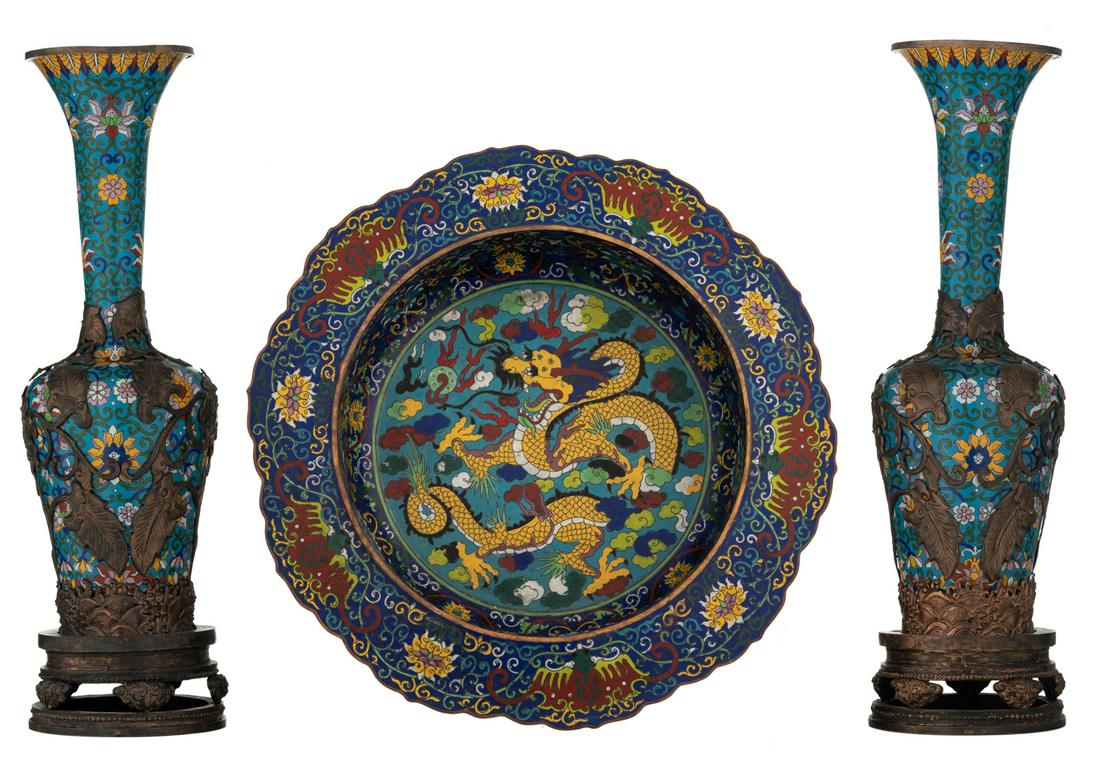Two cloisonne vases and a cloisonne bowl, H 9 - 57 / Ã¸ (1 of 10)