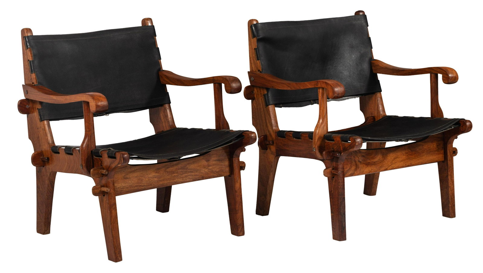 A pair of vintage walnut armchairs with leather seating: A pair of vintage walnut armchairs with leather seating and backrest, H 77 - W 62 - D 63 cm