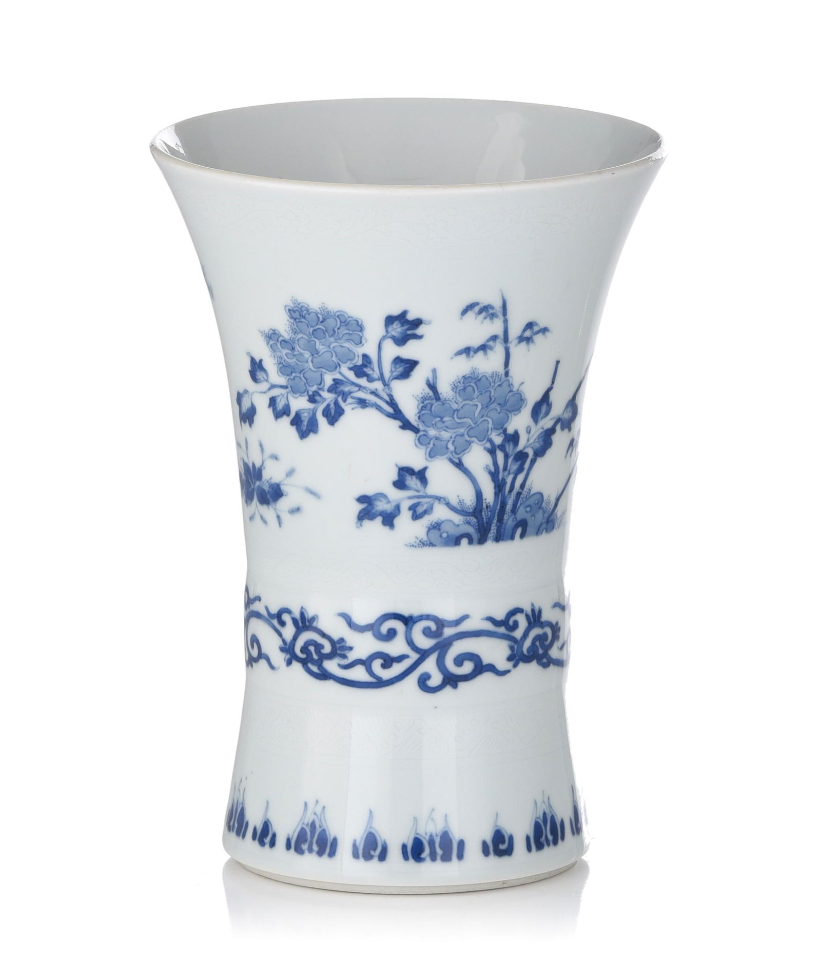A Chinese Transitional period style blue and white beaker Gu vase, H 19,5 cm (1 of 8)