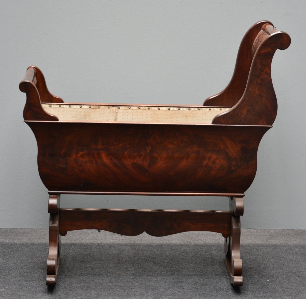 A rare mahogany craddle, mid 19thC, H 110,5 - W 108,5 - (1 of 1)