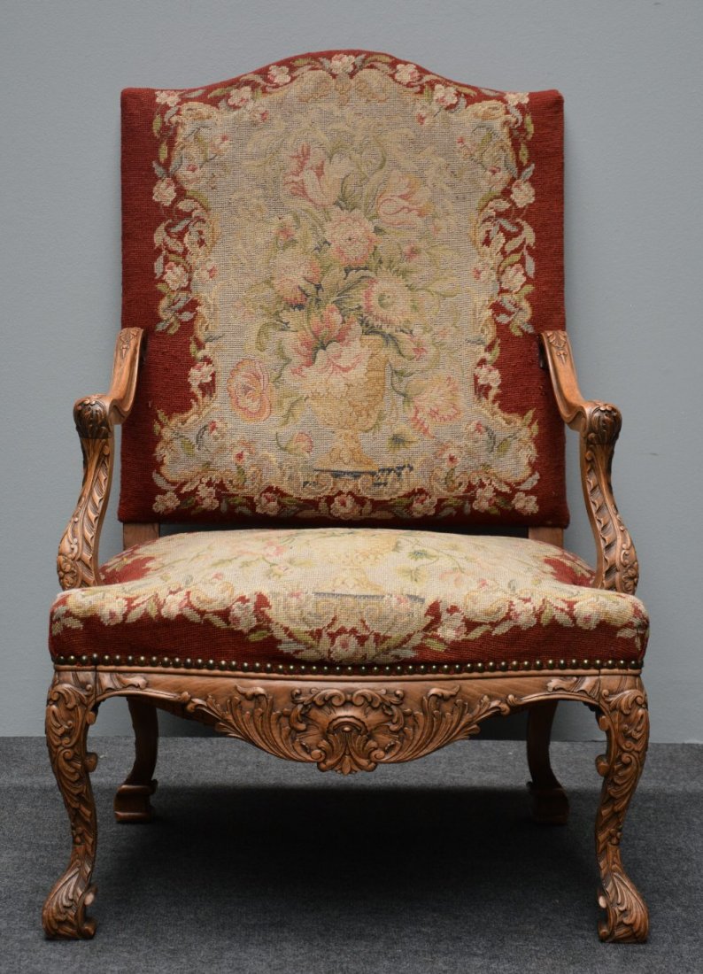 A French very fine carved RÃ©gence style fauteuil, H: A French very fine carved RÃ©gence style fauteuil, H 109,5 - W 76 - D 78,5 cm