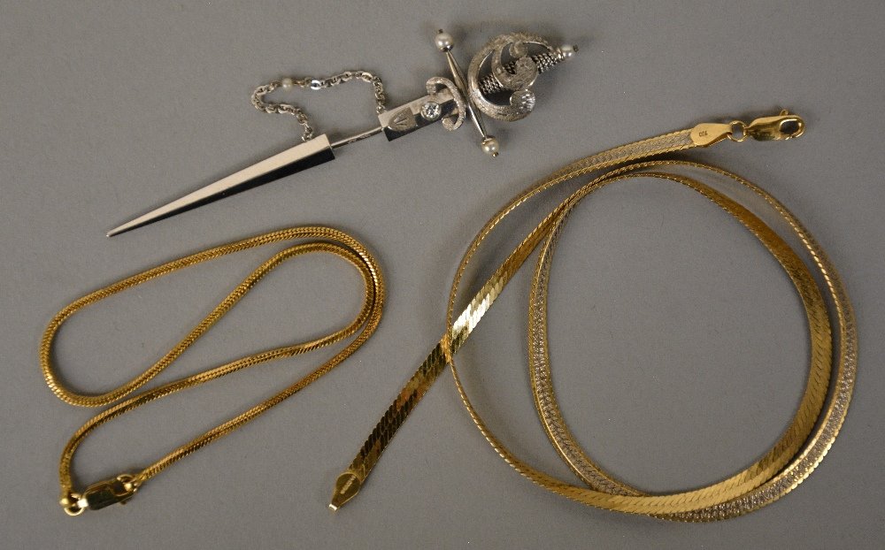 A necklace in 18ct yellow and white gold; added a ditto (1 of 5)