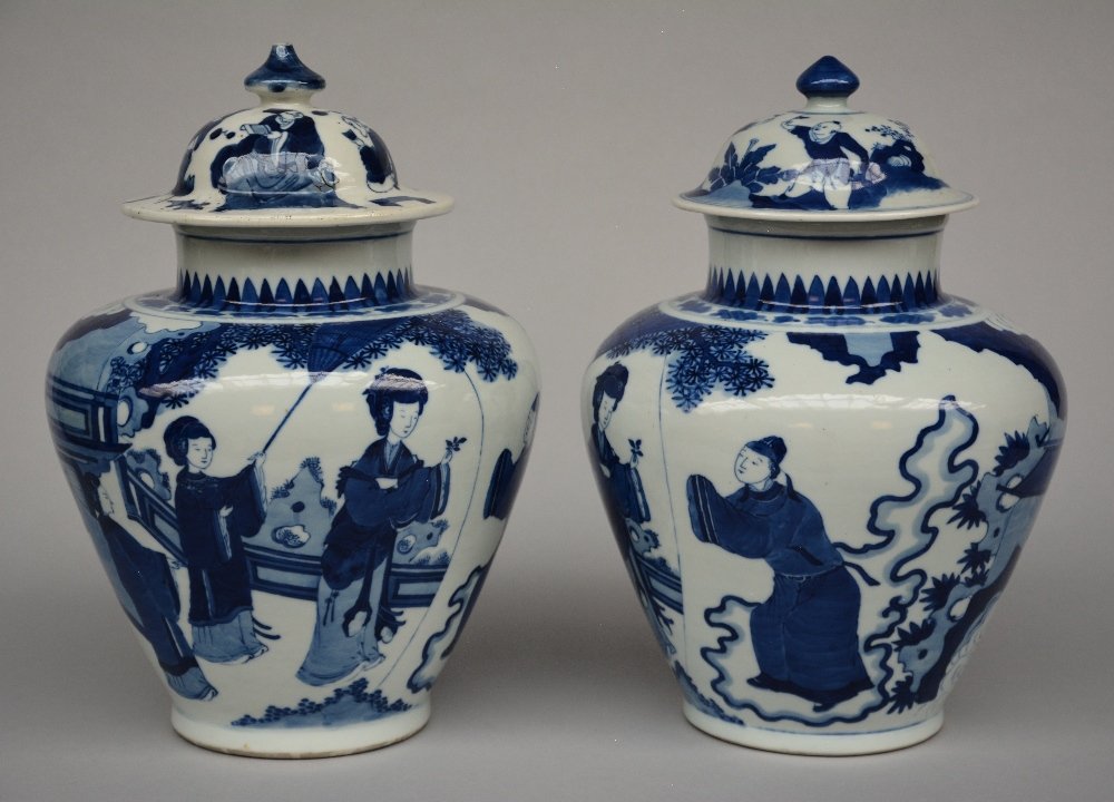 A pair of Chinese blue and white vases with cover, (1 of 9)