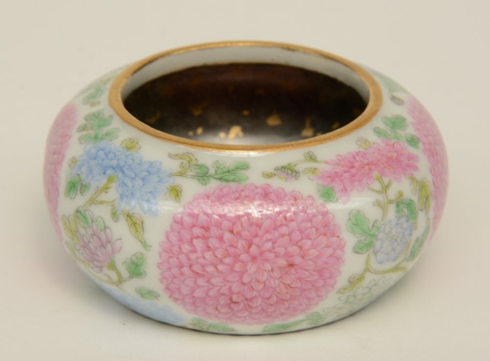 A Chinese famille rose waterpot, decorated with (1 of 7)