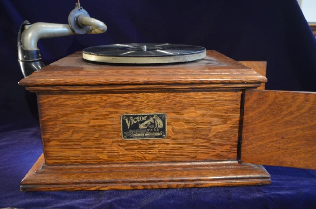 Early 1900's Victor Talking Machine (1 of 6)
