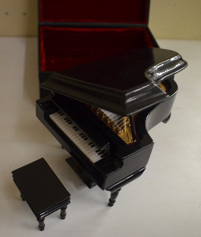 dollhouse grand piano