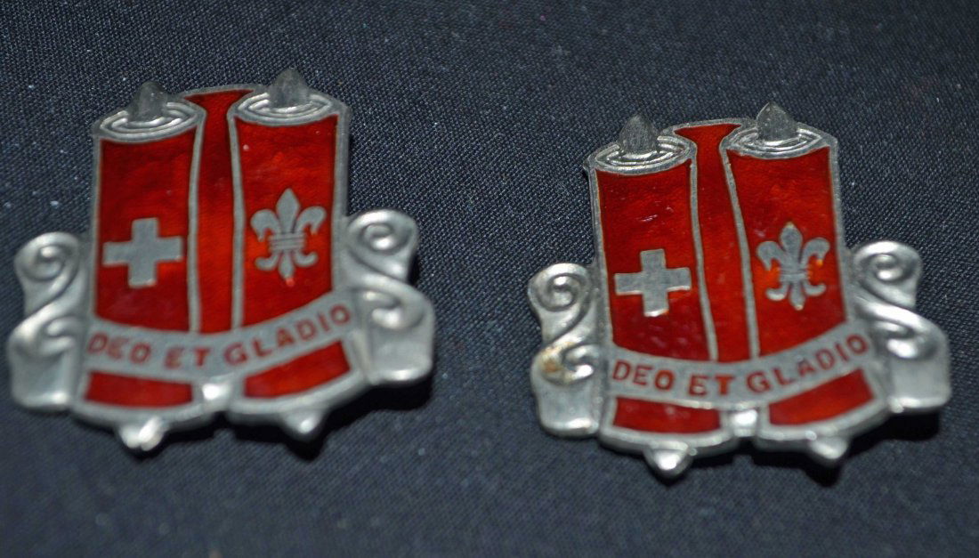 WW2 Sterling Medical Doctor's Crest Pins (1 of 4)